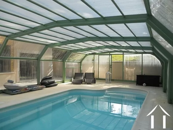The swimming pool can be used all year round. It has a modern filtration system.