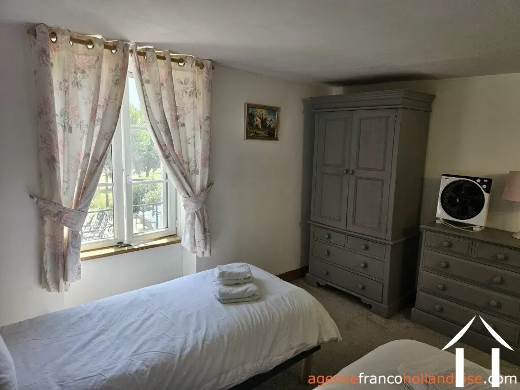 Haus zu verkaufen chalus, auvergne, Li1010 Bild - 7