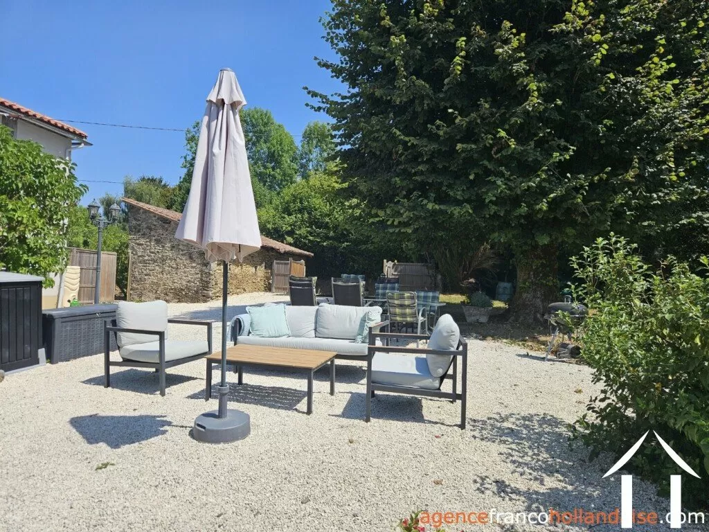 Haus zu verkaufen chalus, auvergne, Li1010 Bild - 30