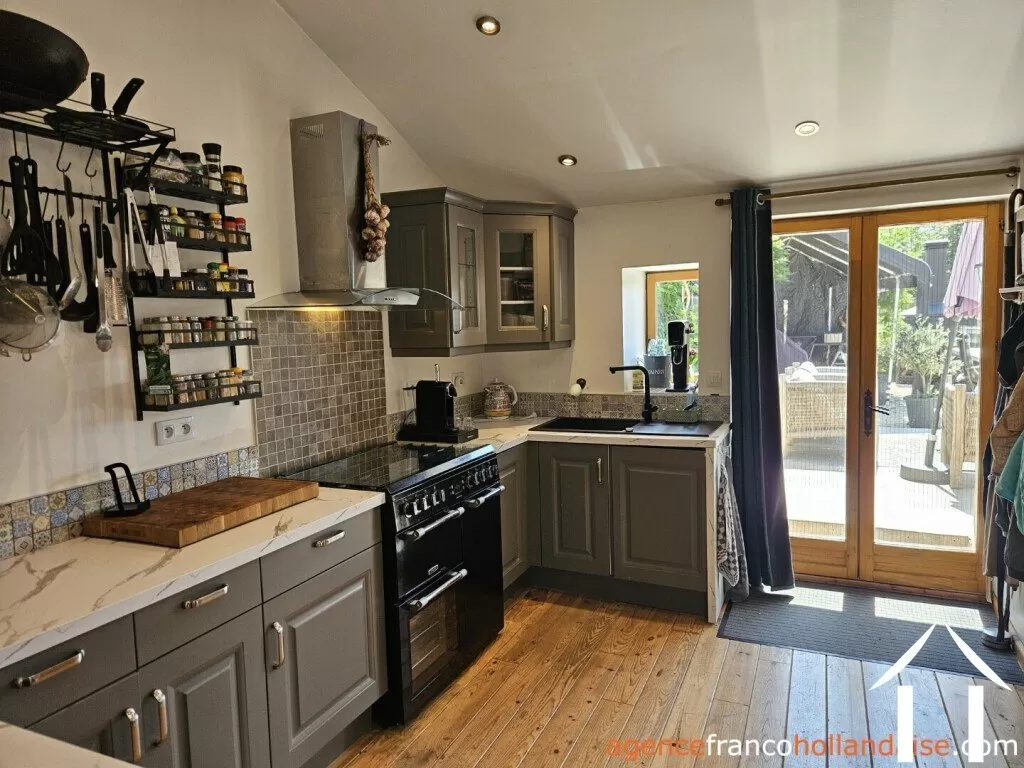 Haus zu verkaufen chalus, auvergne, Li1010 Bild - 34