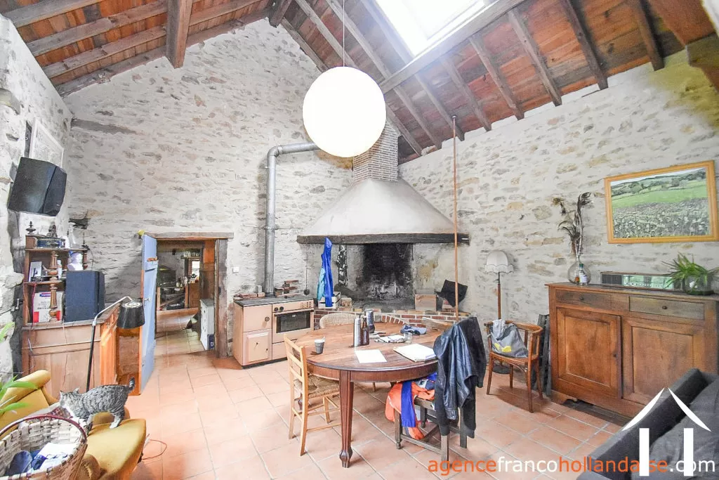 Haus mit Gästehaus zu verkaufen chateauneuf la foret, limousin, Li1025 Bild - 2