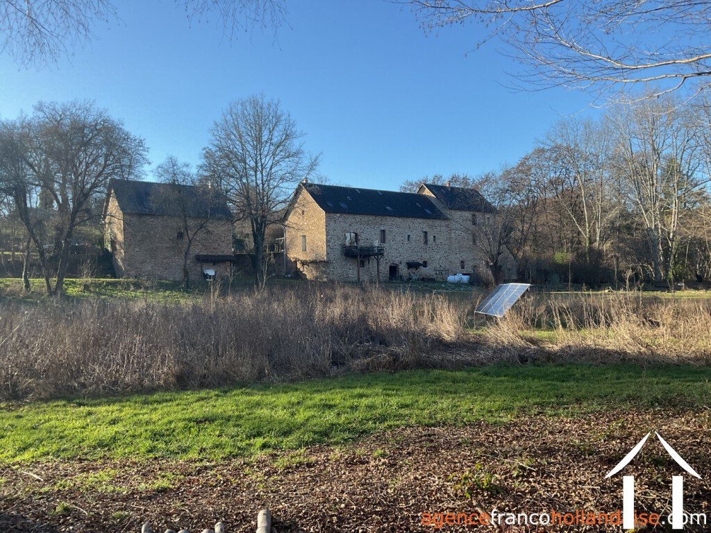 Haus zu verkaufen chateau chervix, limousin, Li1032 Bild - 1