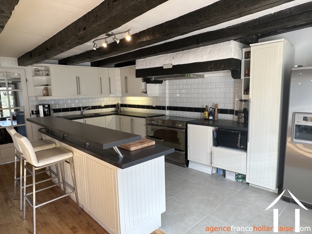 Haus zu verkaufen chalus, auvergne, Li1040 Bild - 21