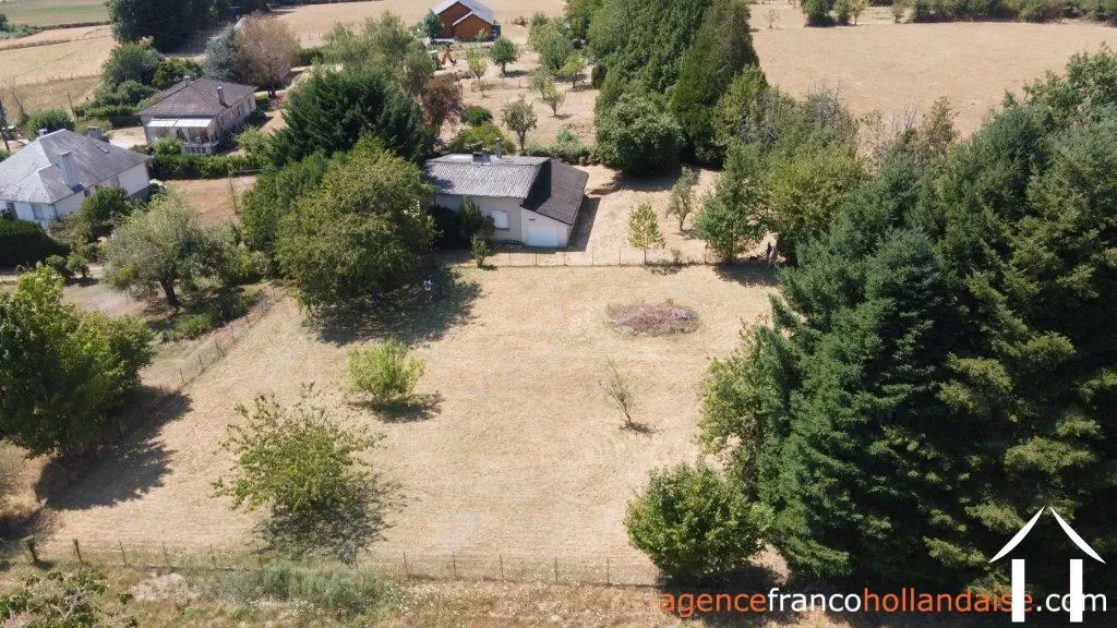 Grundstück zu verkaufen le lonzac, limousin, Li810 Bild - 1