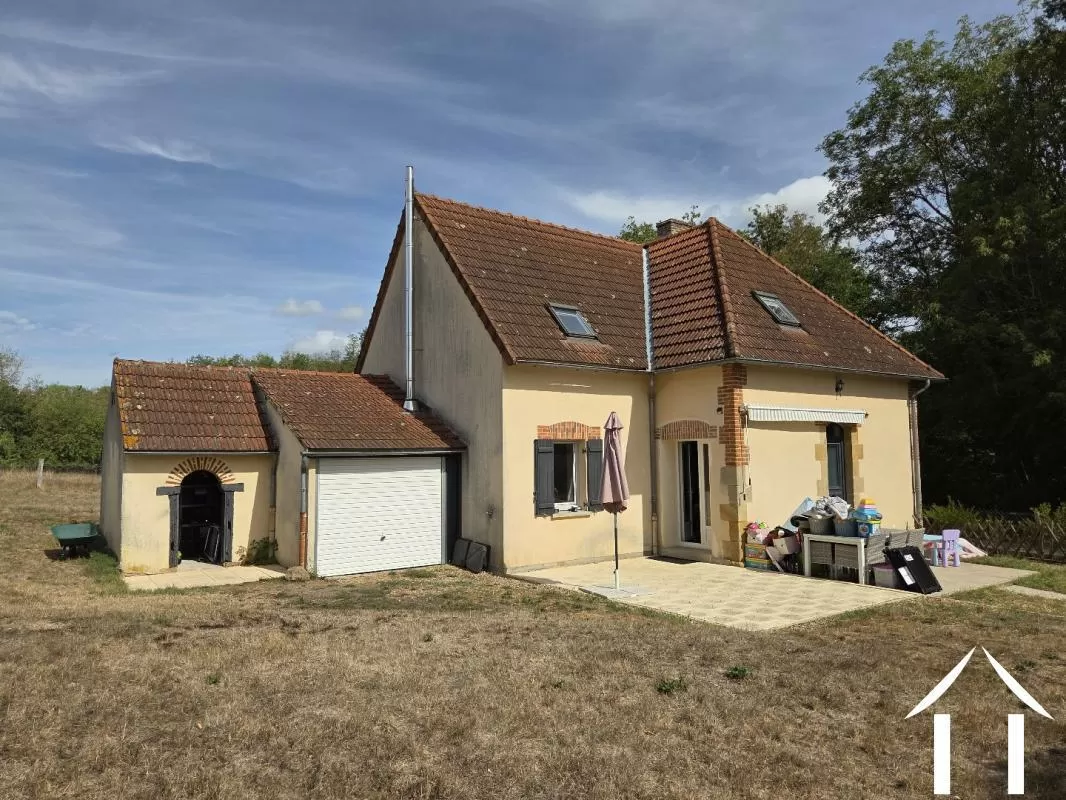 Chateau zu verkaufen neuilly le real, auvergne, AP030071200 Bild - 1