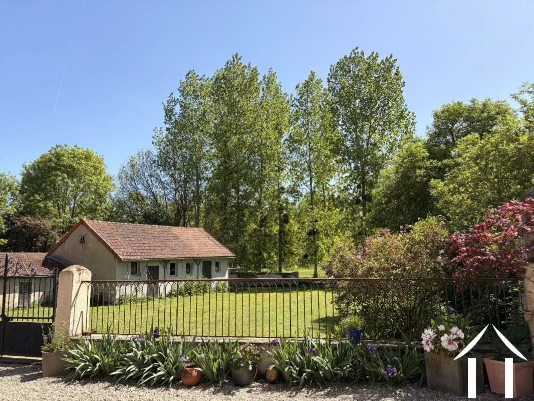 Maison de Maître zu verkaufen st germain de salles, auvergne, AP03007996 Bild - 9