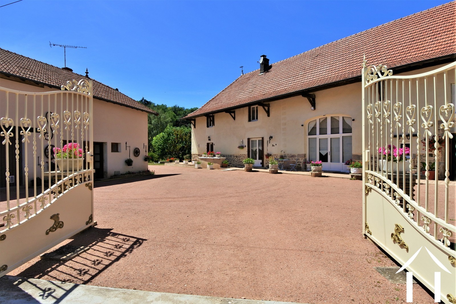 Gewerbeimmobilien zu verkaufen cluny, burgund, JP5150S Bild - 1