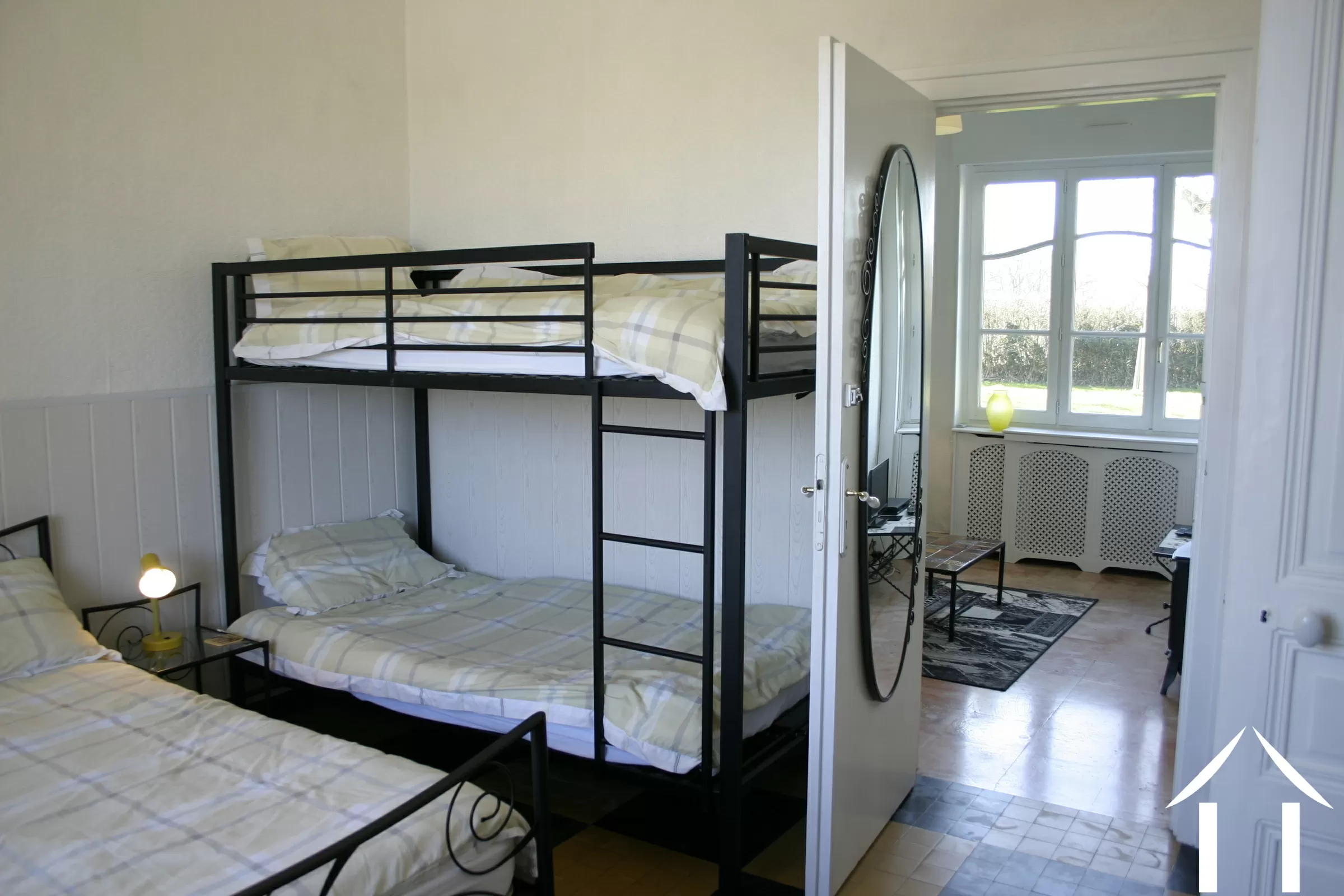 Schlafzimmer und Wohnzimmer der Gite