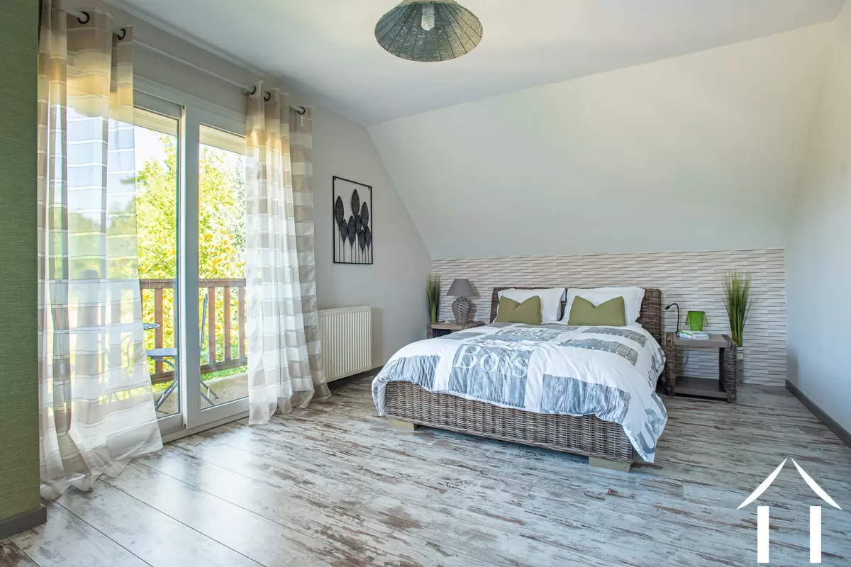 Zimmer mit Balkon