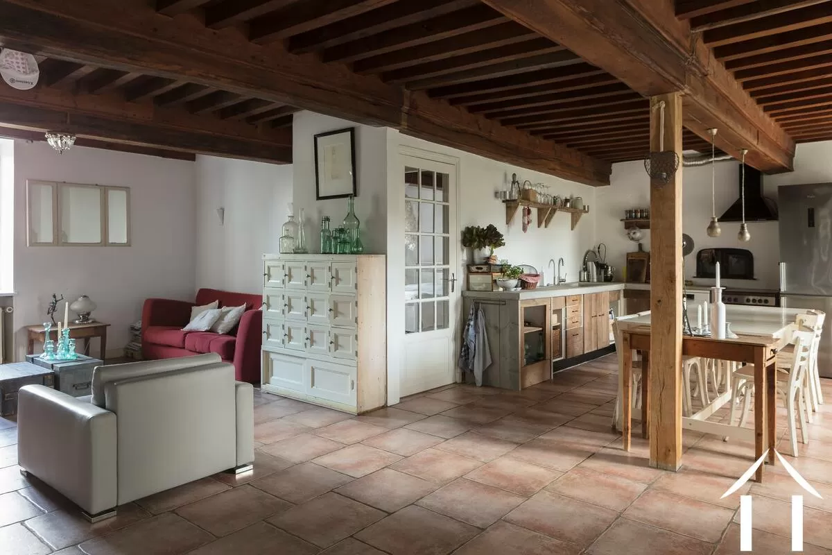 Charakterhaus zu verkaufen arleuf, burgund, CvH5323L Bild - 1
