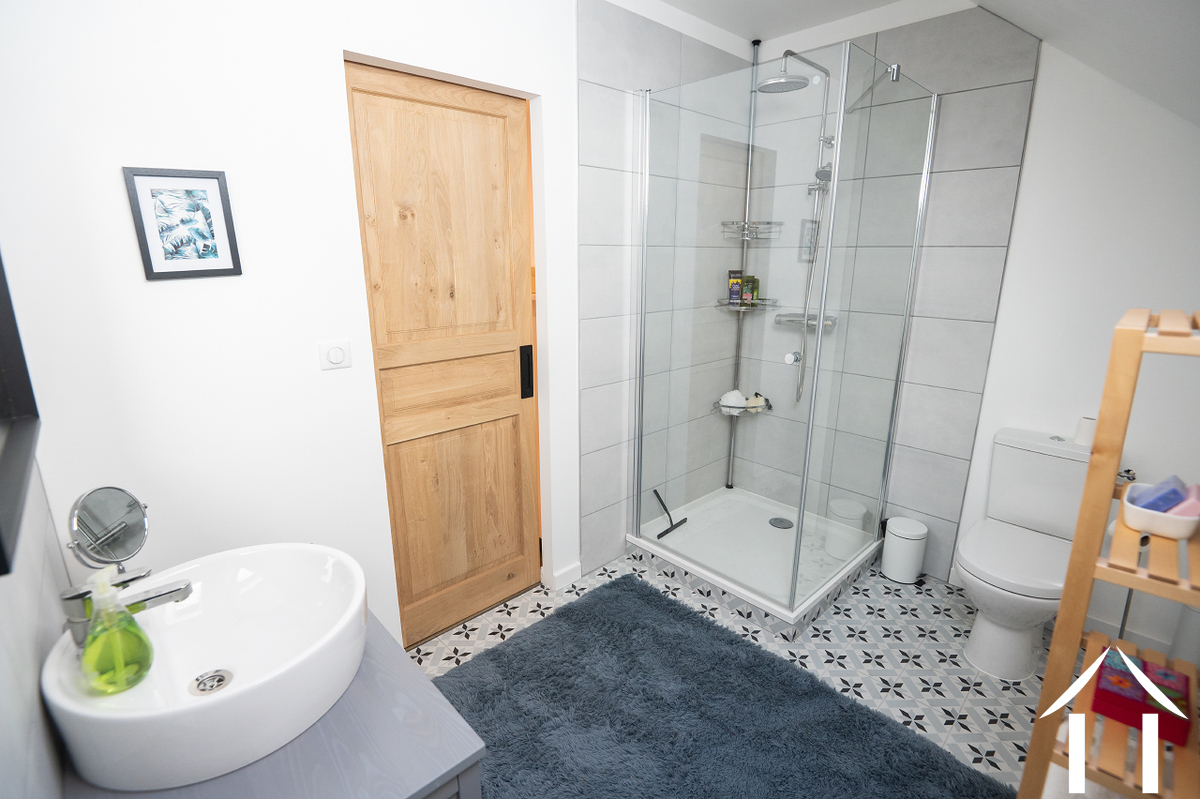 Salle d'eau chambre 2