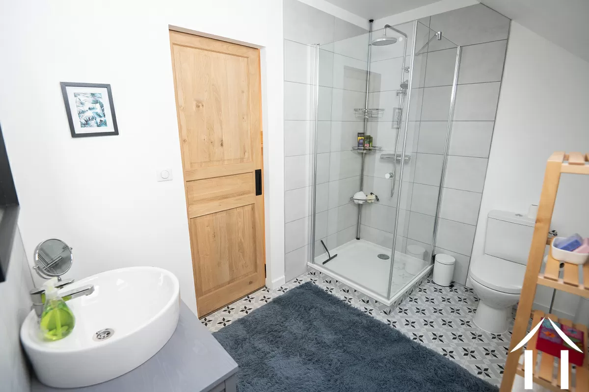 Salle d'eau chambre 2