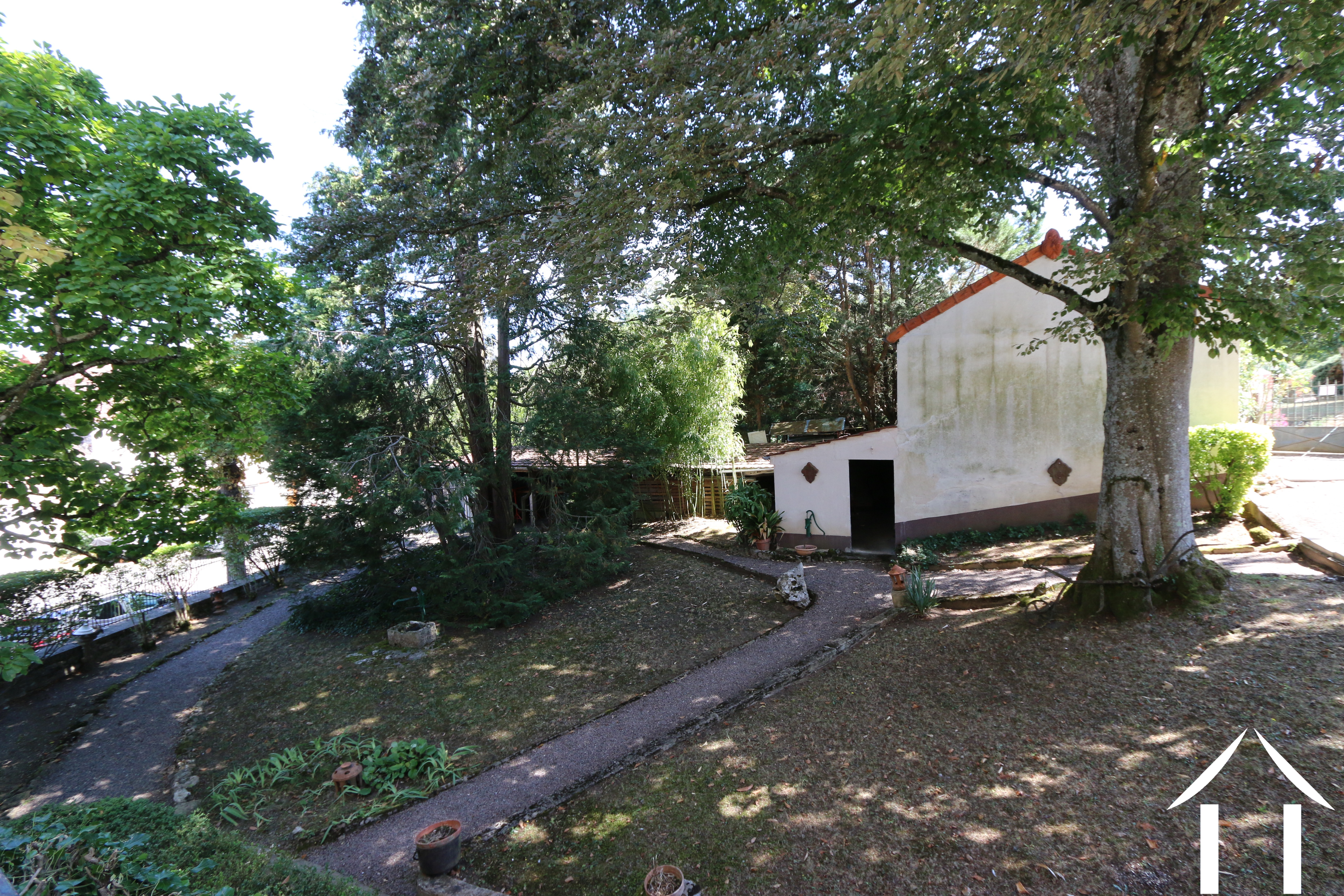 Ansicht der Garage und Werkstatt