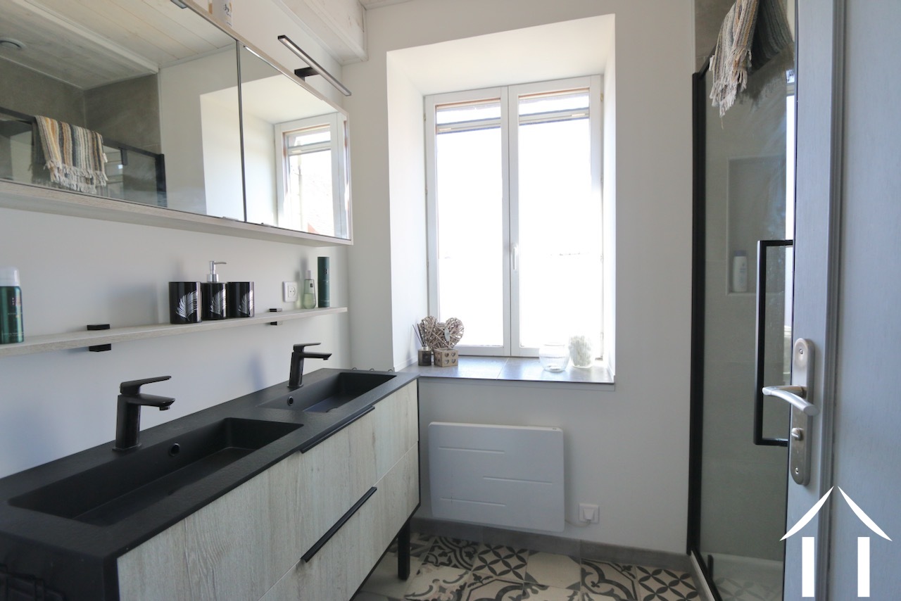 Badezimmer im 1. Stock