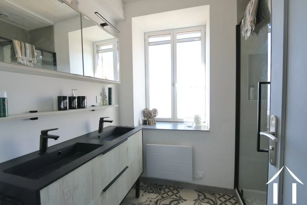 Badezimmer im 1. Stock