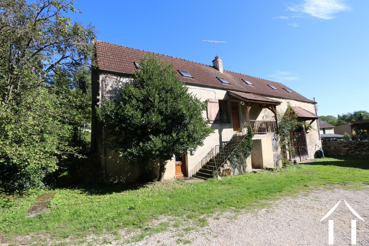 Steinhaus mit Ausbaumöglichkeiten