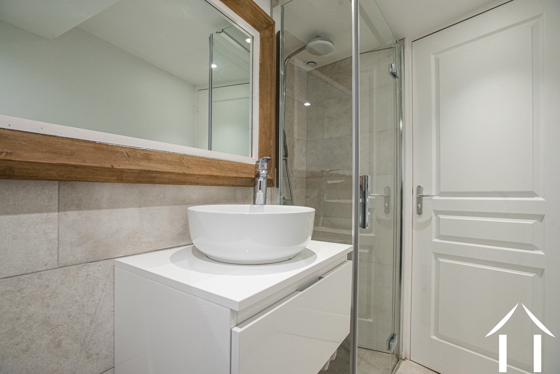 Gästehaus 3. Schlafzimmer Duschbad und Toilette