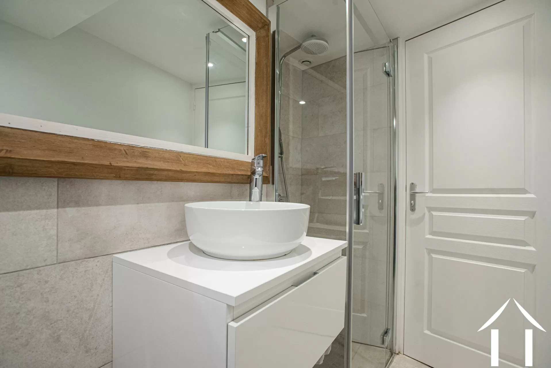 Gästehaus 3. Schlafzimmer Duschbad und Toilette