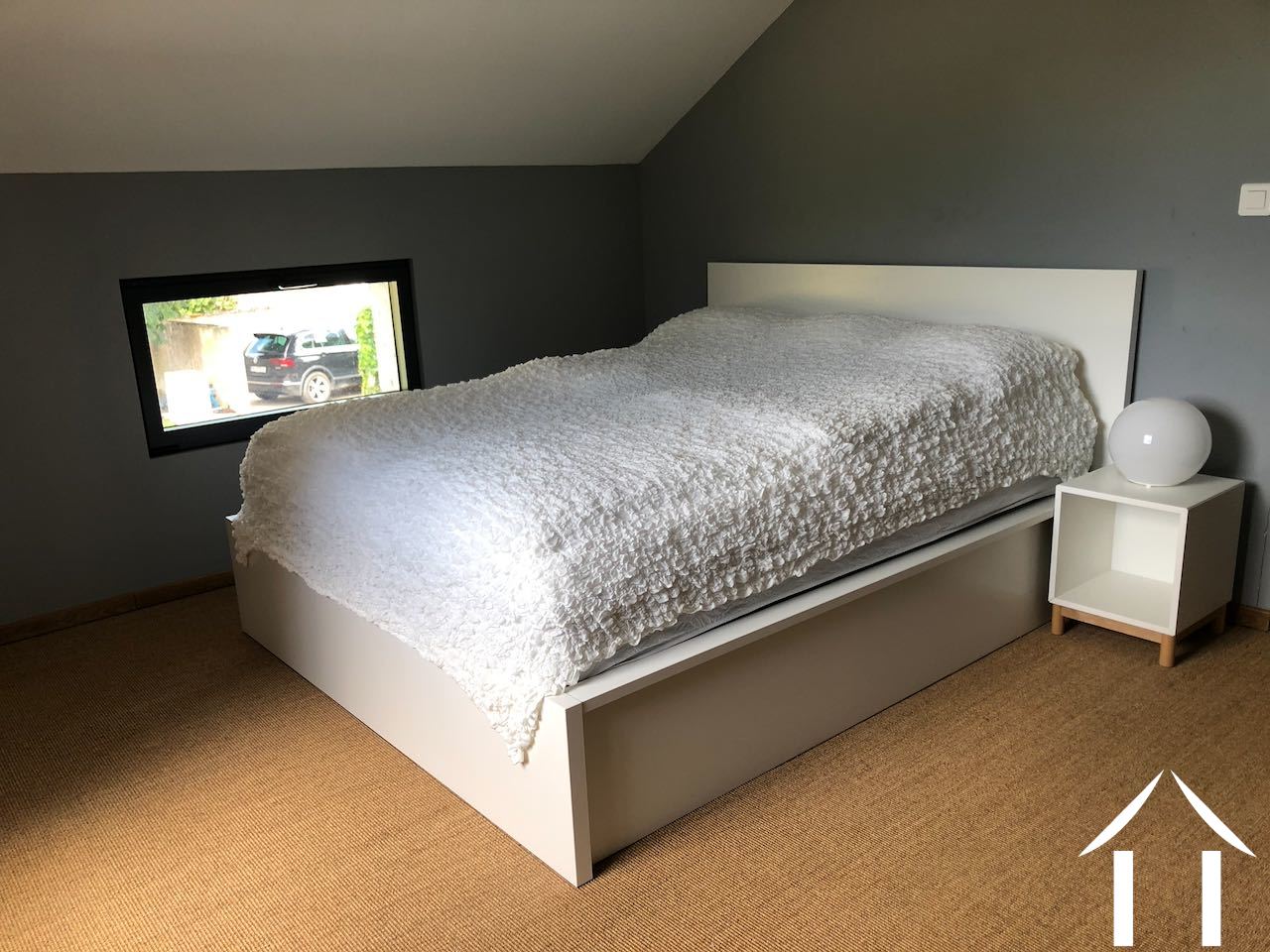 Schlafzimmer 1 mit eigenem Bad und Duschraum