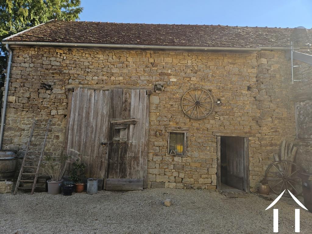 Scheune und Stallgebäude im Innenhof