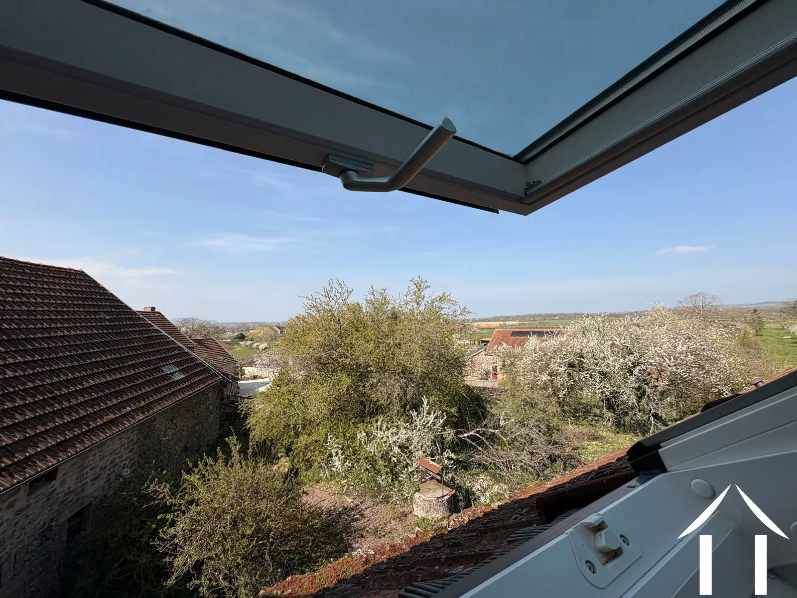 Blick aus dem Dachfenster des Hauptschlafzimmers