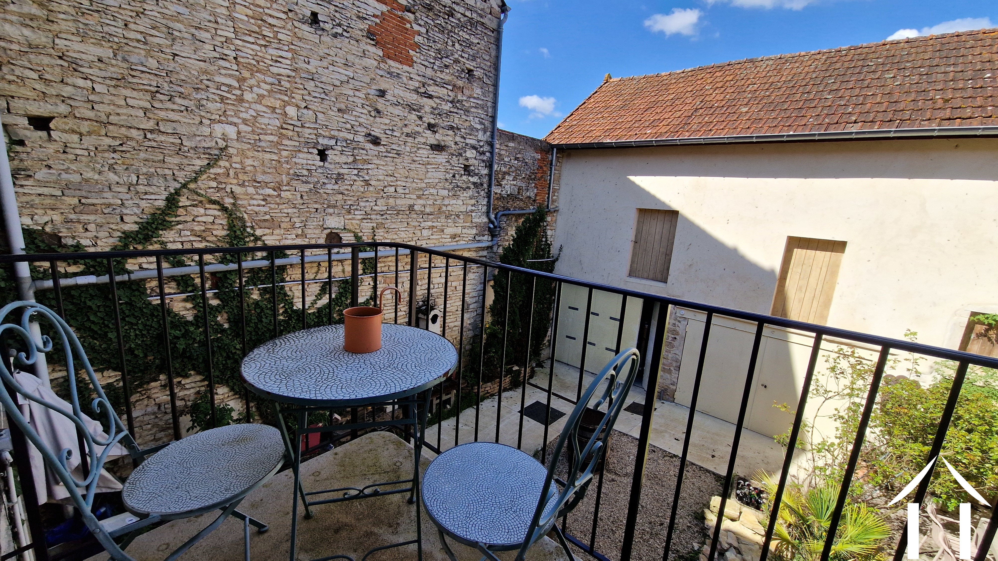 Balkon der Wohnung im Obergeschoss