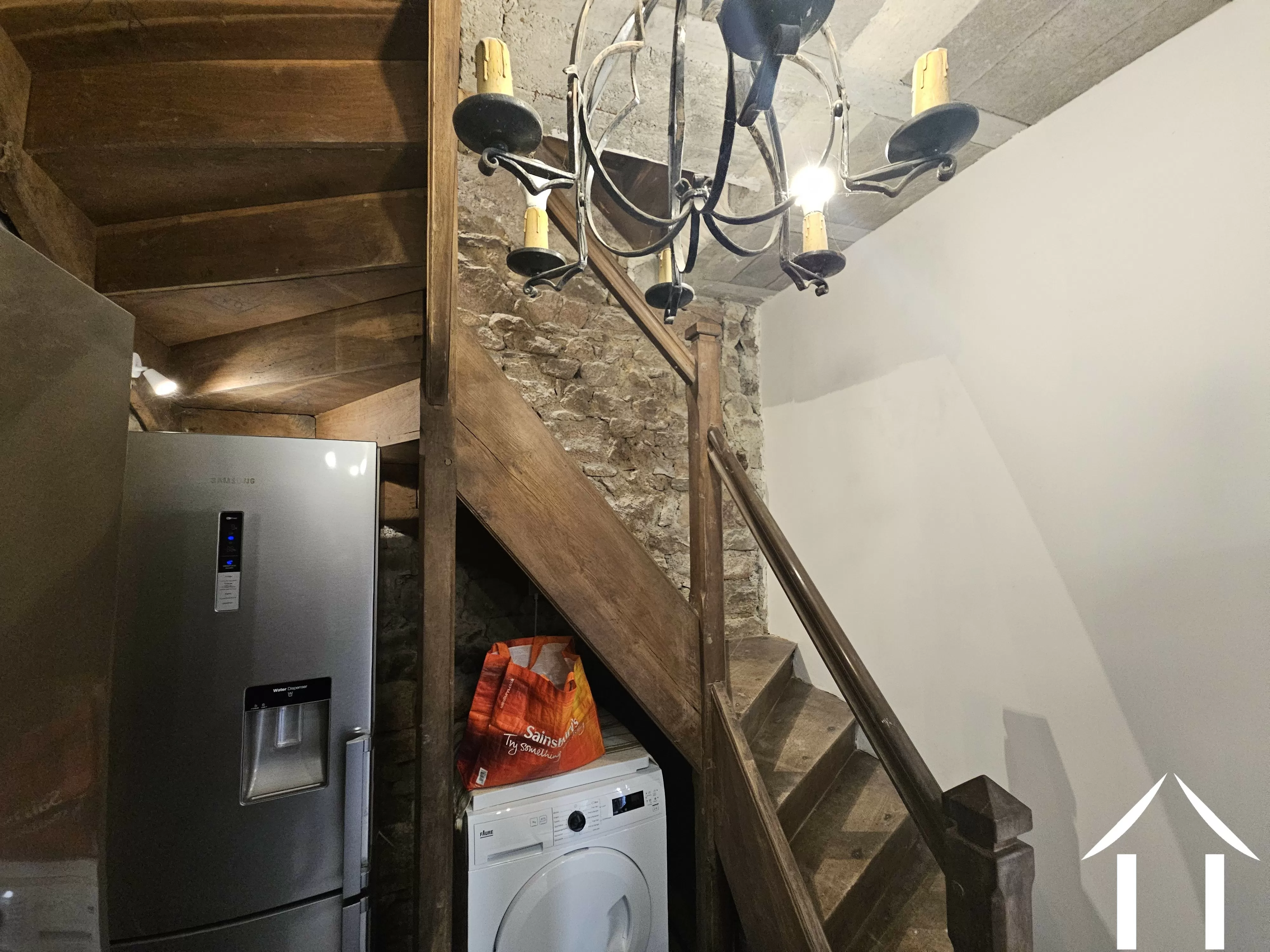 Treppen zum Keller und Weinkeller