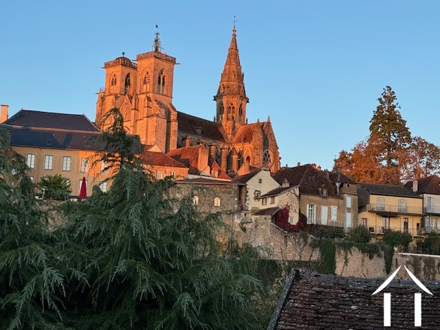 Die Stadtkirche im Garten