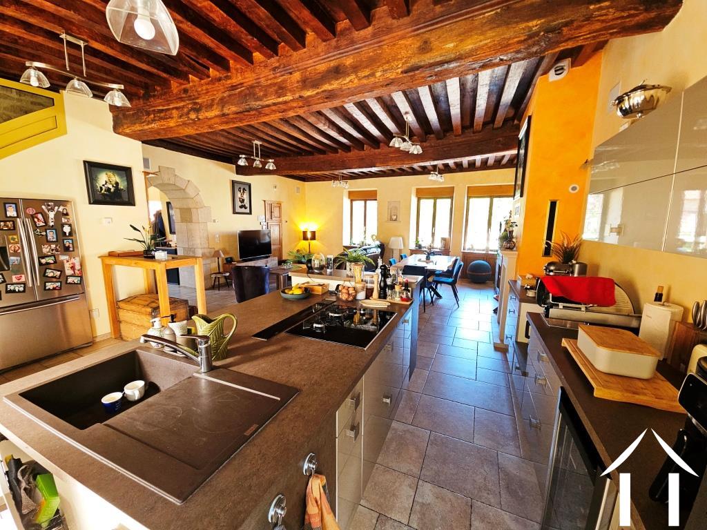 Geräumiges Wohnzimmer