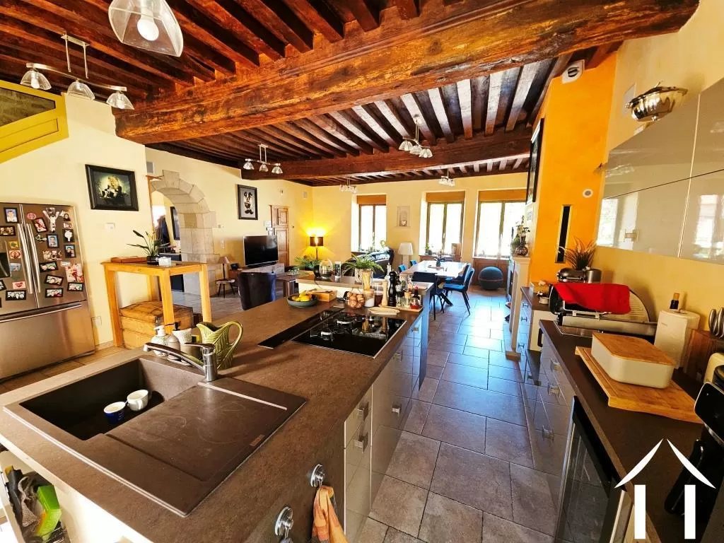Geräumiges Wohnzimmer