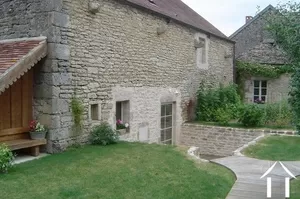 Charakterhaus zu verkaufen flavigny sur ozerain, burgund, RT2857P Bild - 1