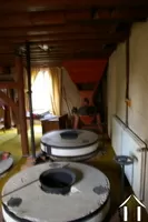 Mill stones and grain crusher