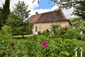 Haus mit Gästehaus zu verkaufen salornay sur guye, burgund, JP4531S Bild - 24
