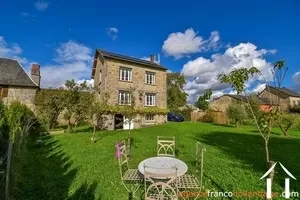 Dorfshaus zu verkaufen meilhards, limousin, Li942 Bild - 1