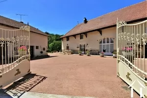 Gästehauskomplex zu verkaufen cluny, burgund, JP5150S Bild - 1