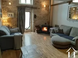 Wohnzimmer mit Holzbrenner
