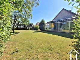 Steinhaus mit 2 Schlafzimmern, kleinem Garten und Aussicht