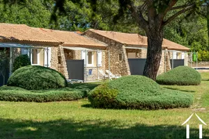 Gästehauskomplex zu verkaufen venasque, provence-cote-d'azur, 11-2483 Bild - 2