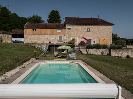 Gemütliches Haus mit Pool und 6 Schlafzimmern