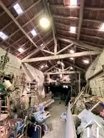 Le hangar est un ancien atelier de menuiserie