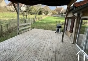 Terrasse mit Blick auf den Garten