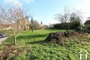 Garten mit Blick auf die Kapelle