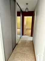Flur mit Kleiderschränken