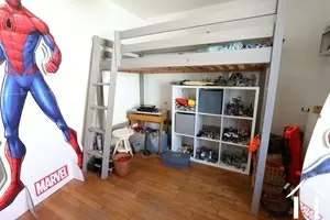 Schlafzimmer 1 mit Blick auf den Fluss