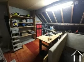 Werkstatt mit Zugang zur Garage