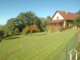 3-Schlafzimmer-Haus mit Keller, Garten und großartiger Aussicht