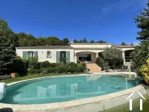 Villa mit großem Garten, Aussicht und beheiztem Pool Ref # 2436 