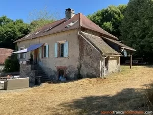 Abgelegene renovierte Maison de Campagne Ref # Li1003 