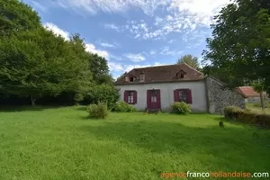 Landhaus aus dem 18. Jahrhundert in ländlicher Umgebung Ref # Li792 