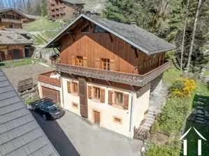 Traditionelles Chalet im savoyardischen Stil - 6 Schlafzimmer Ref # C5190 